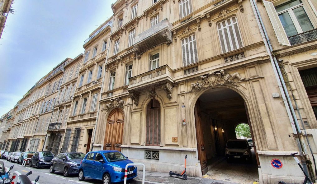 Marseille 6ème  Appartement bourgeois T5/6 avec terrasse et garage